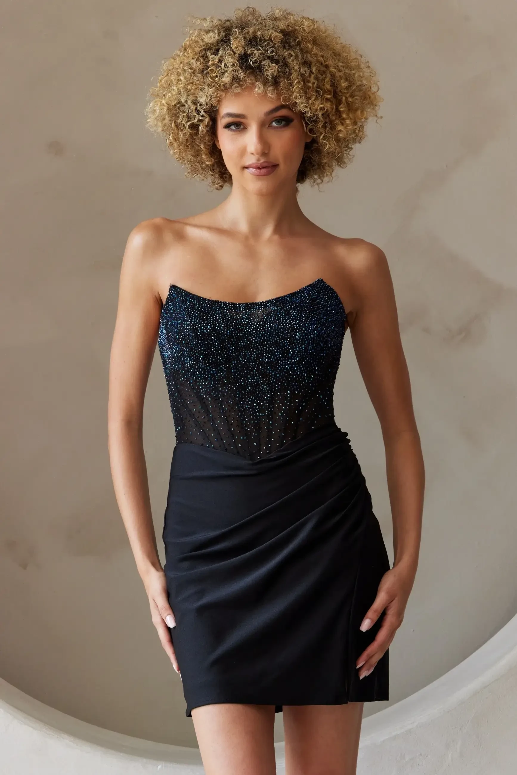 Homecoming Dresses That Shine on the Dance Floor and in Every Photo. Desktop Image