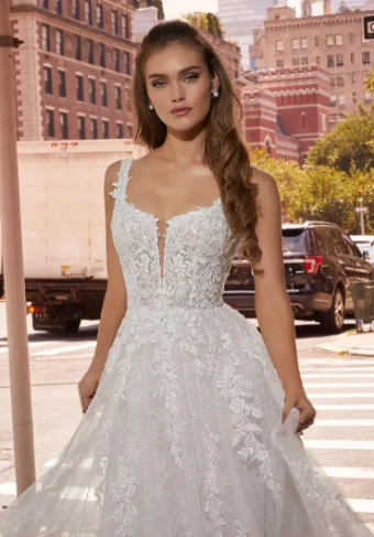 Signature Collection 2518 Josephine #4 Ivory/Champagne/Honey thumbnail