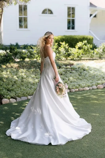 Allure R3905 #4 default Ivory thumbnail